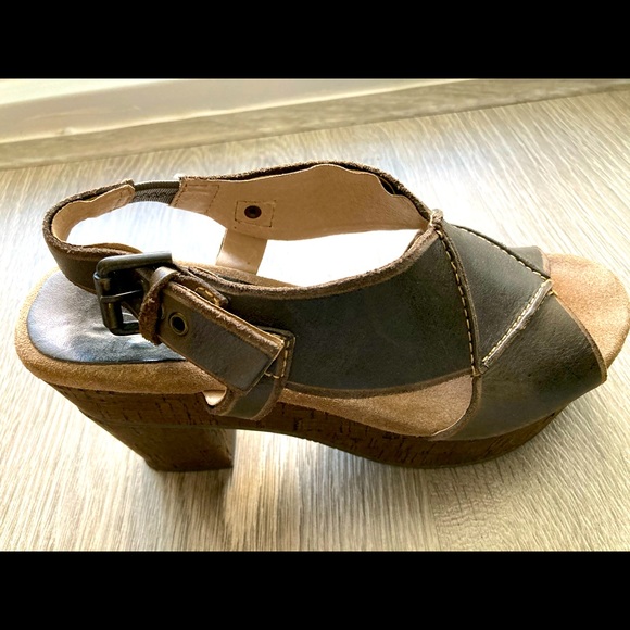 Brown leather wedge sandals - Picture 5 of 9